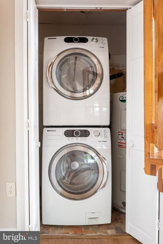 2031 HILLSIDE DR, Falls Church, VA 22043