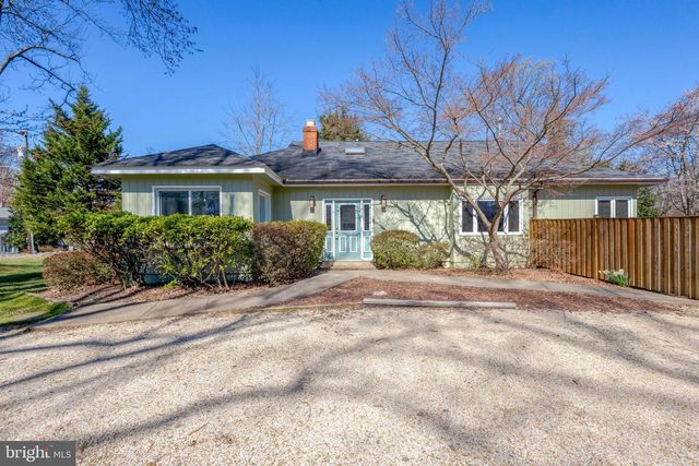 2031 HILLSIDE DR, Falls Church, VA 22043