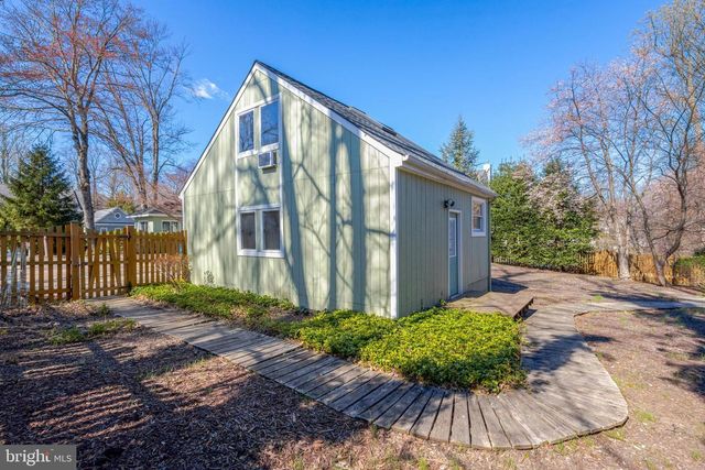 2031 HILLSIDE DR, Falls Church, VA 22043