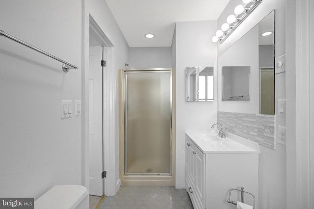 2031 HILLSIDE DR, Falls Church, VA 22043