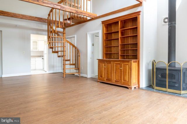 2031 HILLSIDE DR, Falls Church, VA 22043