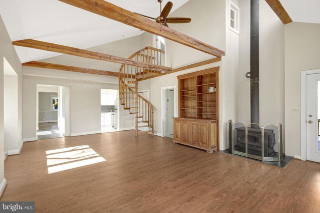 2031 HILLSIDE DR, Falls Church, VA 22043