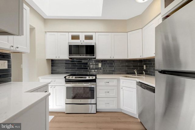 2031 HILLSIDE DR, Falls Church, VA 22043