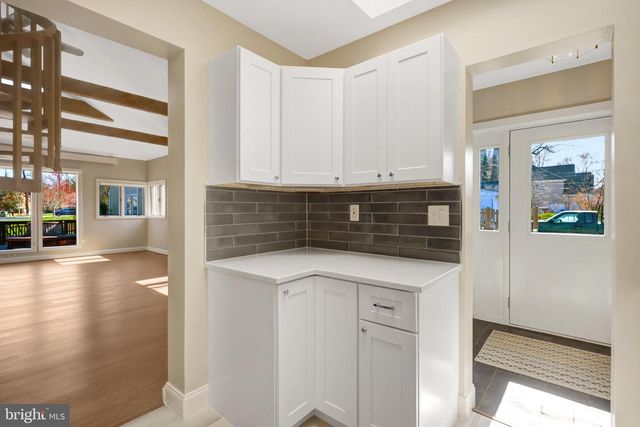 2031 HILLSIDE DR, Falls Church, VA 22043