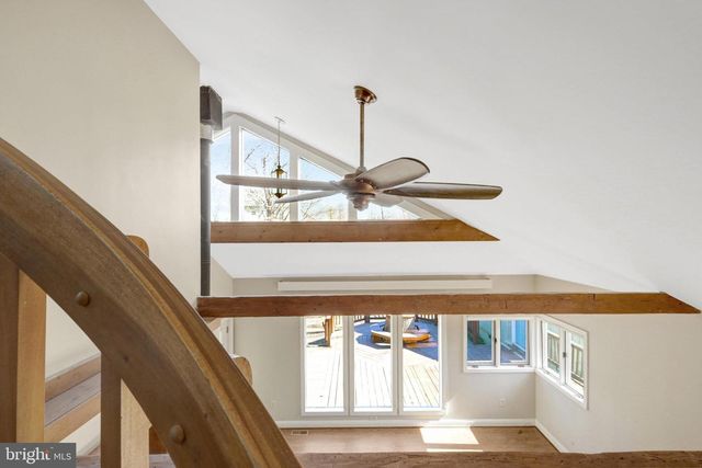 2031 HILLSIDE DR, Falls Church, VA 22043