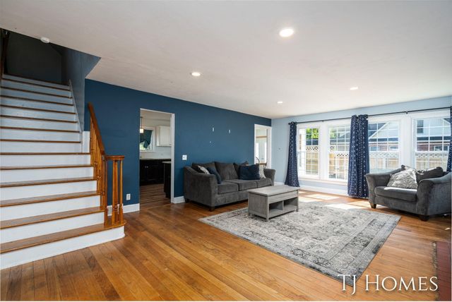 8966 Holton-Duck Lake Road, Holton, MI 49425