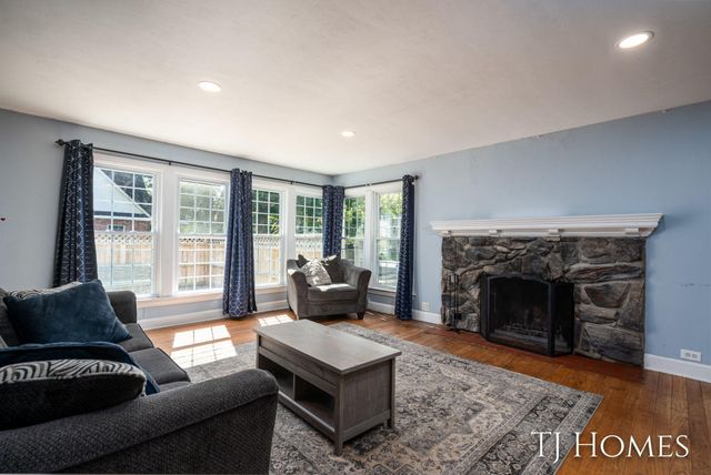 8966 Holton-Duck Lake Road, Holton, MI 49425