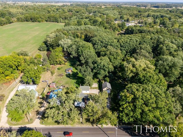 8966 Holton-Duck Lake Road, Holton, MI 49425