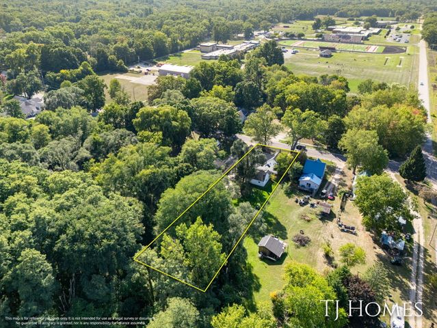 8966 Holton-Duck Lake Road, Holton, MI 49425
