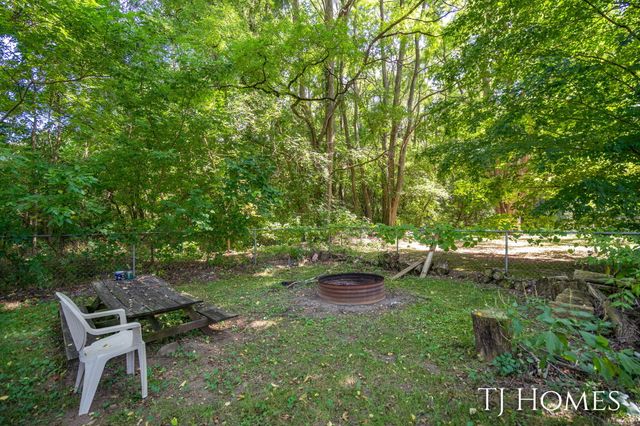 8966 Holton-Duck Lake Road, Holton, MI 49425