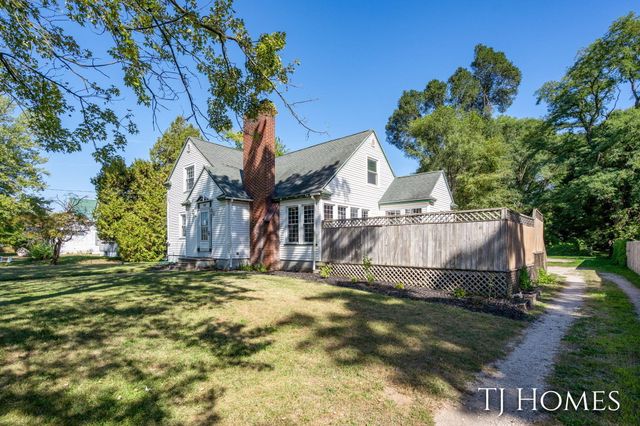 8966 Holton-Duck Lake Road, Holton, MI 49425