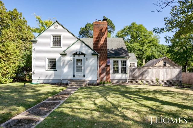 8966 Holton-Duck Lake Road, Holton, MI 49425