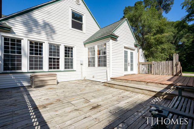 8966 Holton-Duck Lake Road, Holton, MI 49425