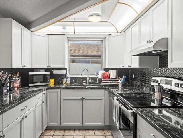 9100 SUFFOLK LANE, Port Richey, FL 34668