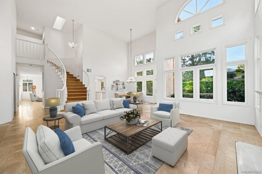 Image 5 of property listing at 516 Camino Bailen, Escondido, CA 92029