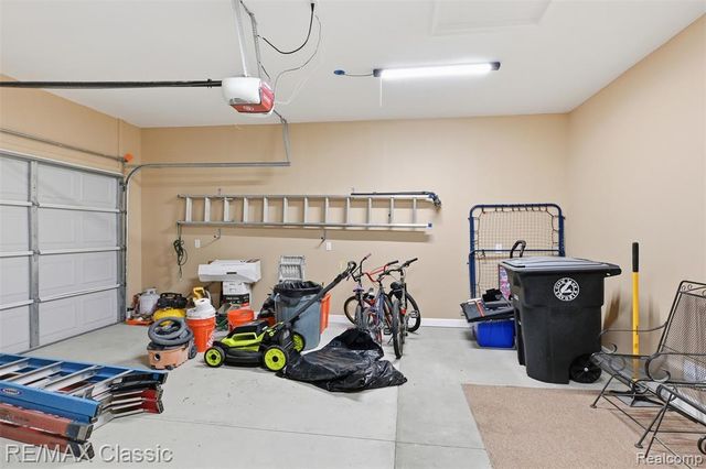 9260 Liberty Court, Livonia, MI 48150