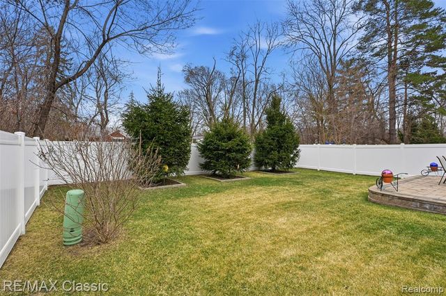 9260 Liberty Court, Livonia, MI 48150