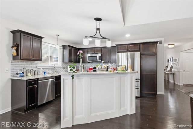 9260 Liberty Court, Livonia, MI 48150