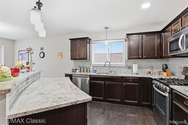 9260 Liberty Court, Livonia, MI 48150