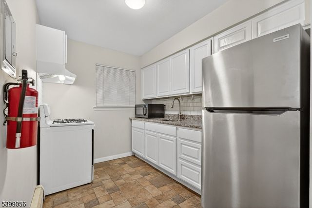 401 Us Highway 22 D, North Plainfield Boro, NJ 07060