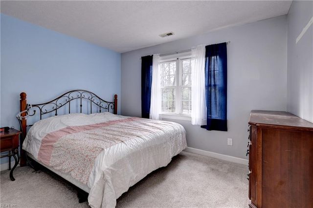 3592 Woodstock RD, Gloucester, VA 23061