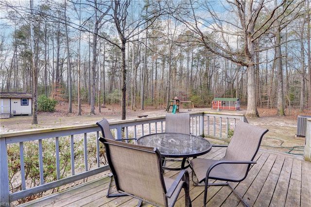 3592 Woodstock RD, Gloucester, VA 23061