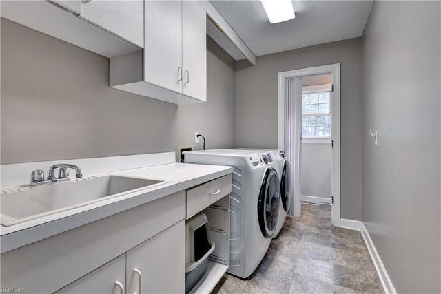 3592 Woodstock RD, Gloucester, VA 23061