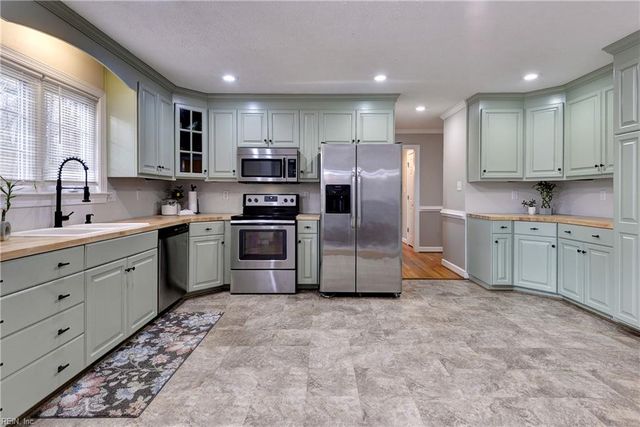 3592 Woodstock RD, Gloucester, VA 23061