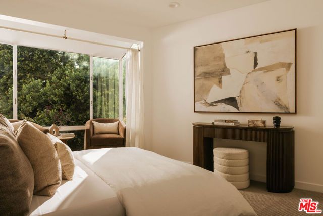2027 Oakwood Avenue, Los Angeles, CA 90291