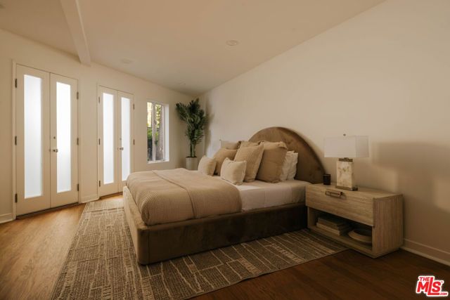 2027 Oakwood Avenue, Los Angeles, CA 90291