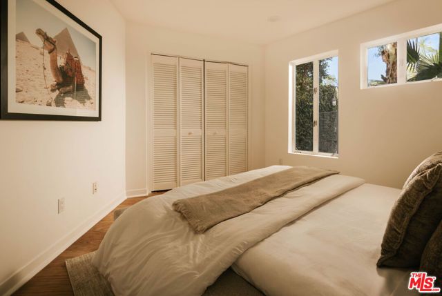 2027 Oakwood Avenue, Los Angeles, CA 90291