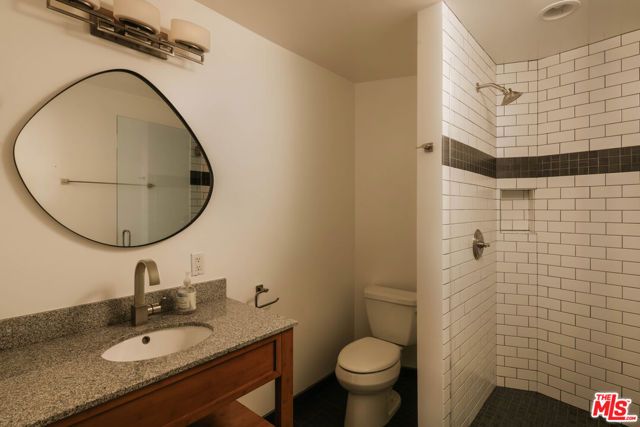 2027 Oakwood Avenue, Los Angeles, CA 90291