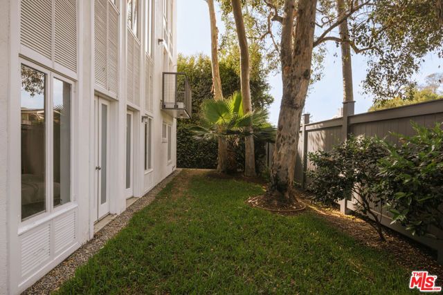 2027 Oakwood Avenue, Los Angeles, CA 90291