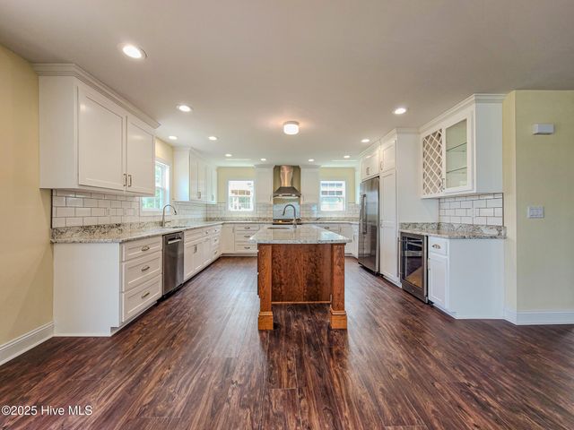 170 Grandview Drive, Sneads Ferry, NC 28460