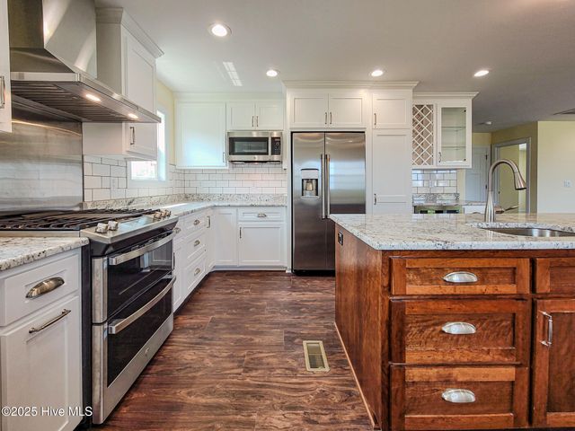 170 Grandview Drive, Sneads Ferry, NC 28460
