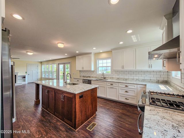 170 Grandview Drive, Sneads Ferry, NC 28460