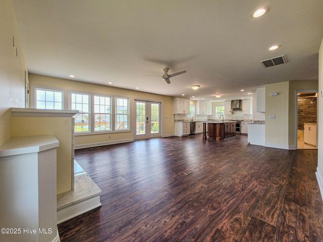 170 Grandview Drive, Sneads Ferry, NC 28460