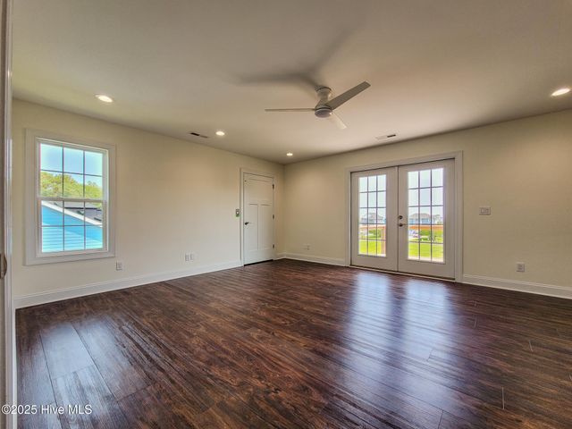 170 Grandview Drive, Sneads Ferry, NC 28460