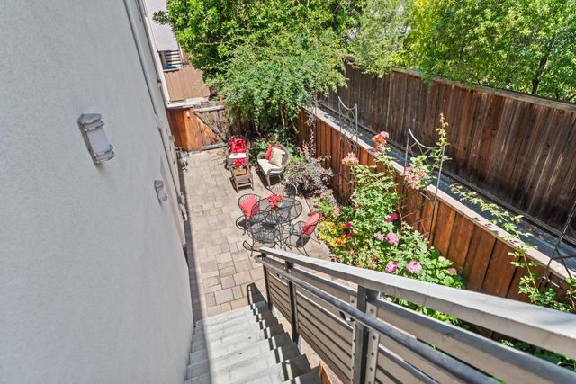 411 Brassinga Court, Palo Alto, CA 94306