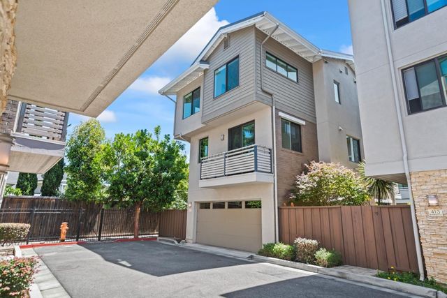 411 Brassinga Court, Palo Alto, CA 94306