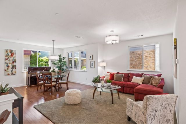 411 Brassinga Court, Palo Alto, CA 94306