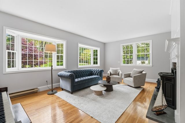 64 Jenkins Rd, Andover, MA 01810