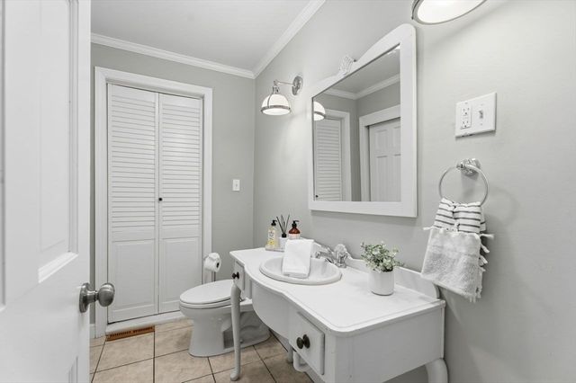 64 Jenkins Rd, Andover, MA 01810
