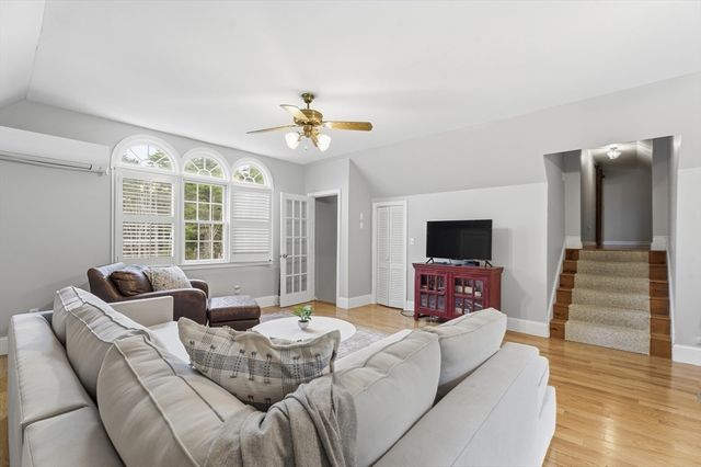 64 Jenkins Rd, Andover, MA 01810