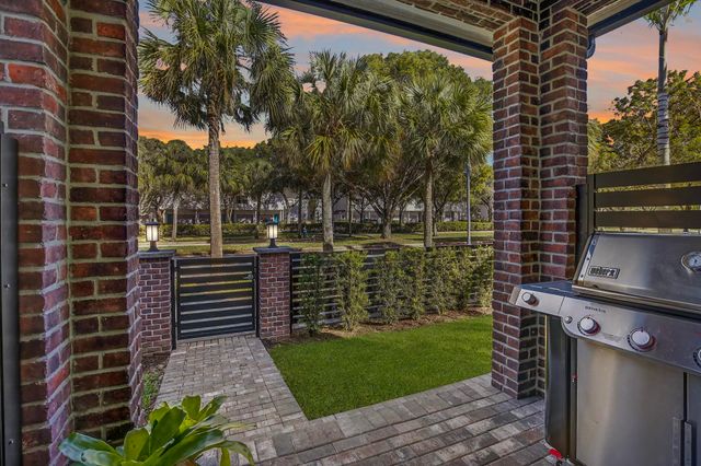 770 NW 82nd Terrace, Plantation, FL 33324