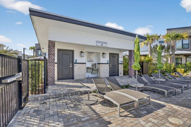 770 NW 82nd Terrace, Plantation, FL 33324