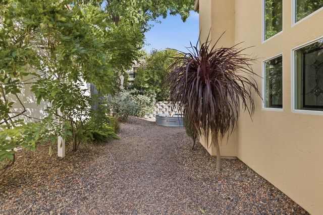 5120 De La Rosa Dr, Rocklin, CA 95765