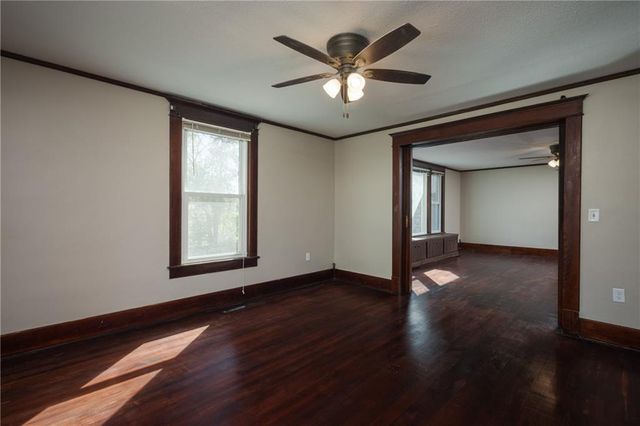 7798 3rd Street, Higginsville, MO 64037