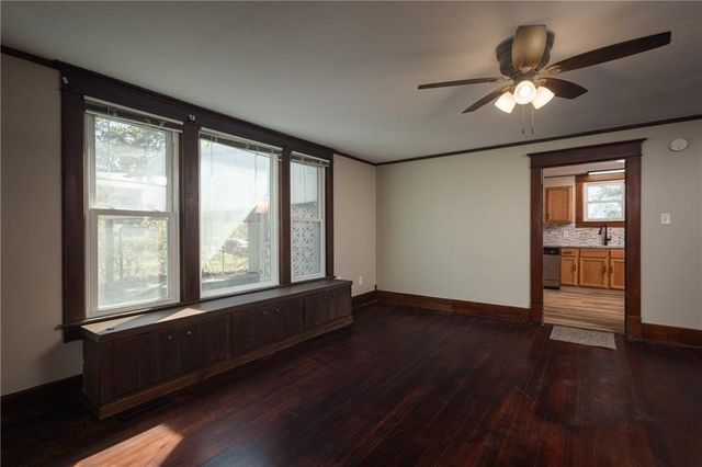 7798 3rd Street, Higginsville, MO 64037