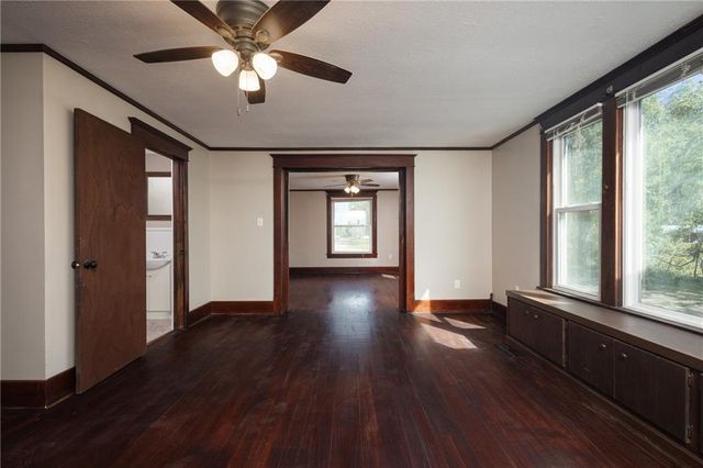 7798 3rd Street, Higginsville, MO 64037